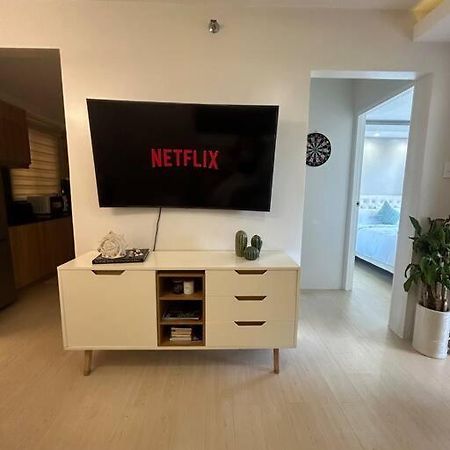 Modern Oasis: Pool + Netflix Apartment มะนิลา ภายนอก รูปภาพ
